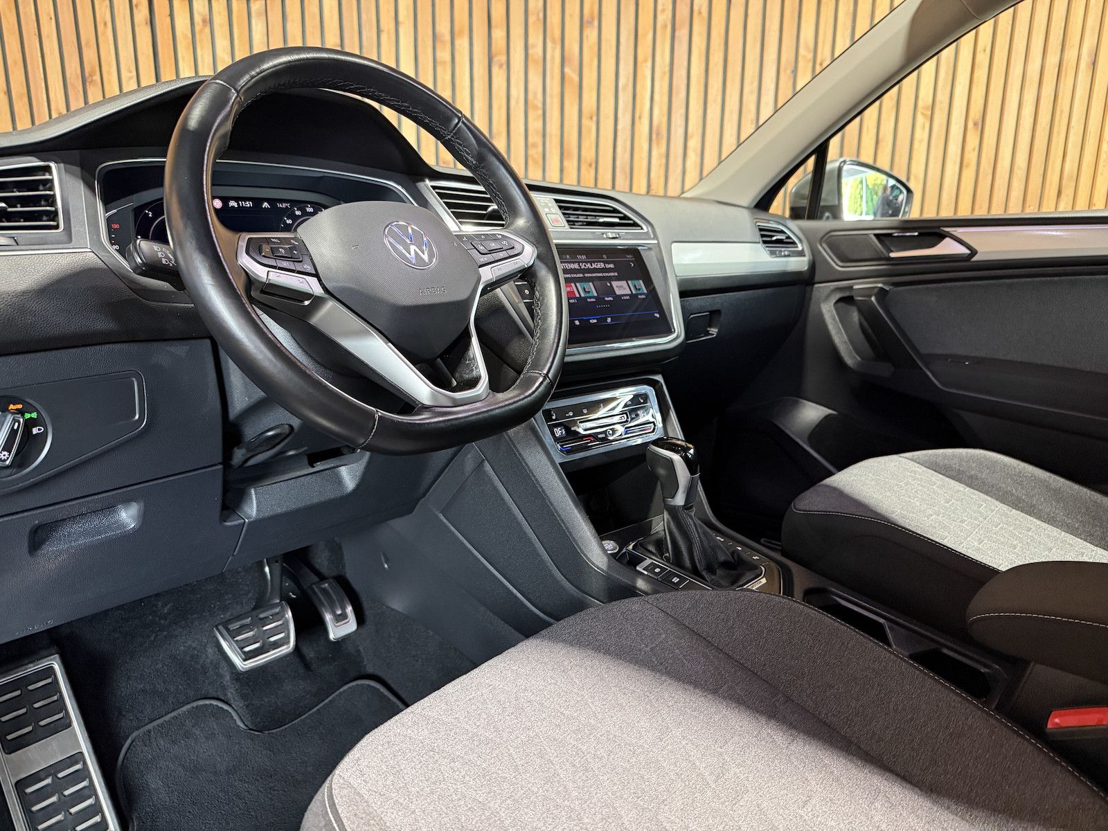 Fahrzeugabbildung Volkswagen Tiguan Allspace 2,0 TDI DSG *Navi+*7-Si*AHK*Kam*