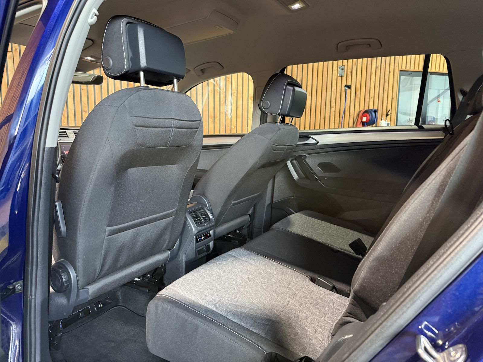 Fahrzeugabbildung Volkswagen Tiguan Allspace 2,0 TDI DSG *Navi+*7-Si*AHK*Kam*