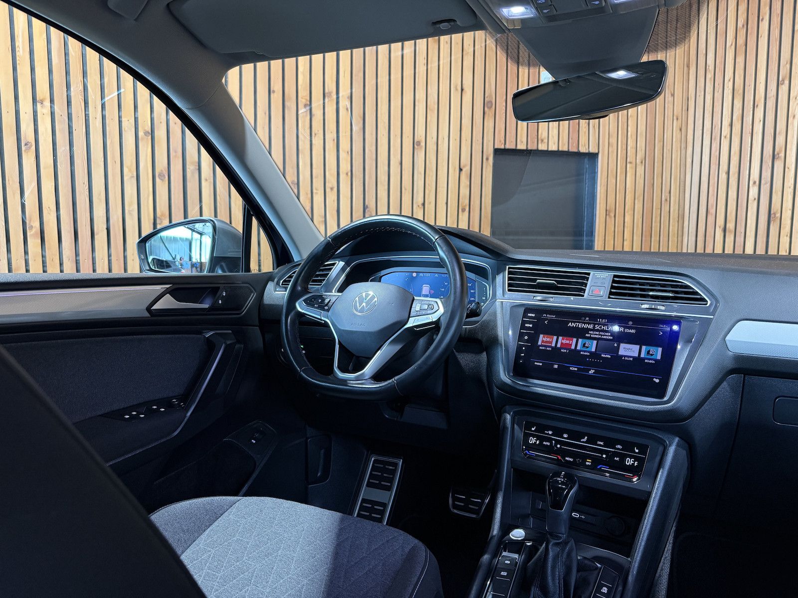 Fahrzeugabbildung Volkswagen Tiguan Allspace 2,0 TDI DSG *Navi+*7-Si*AHK*Kam*