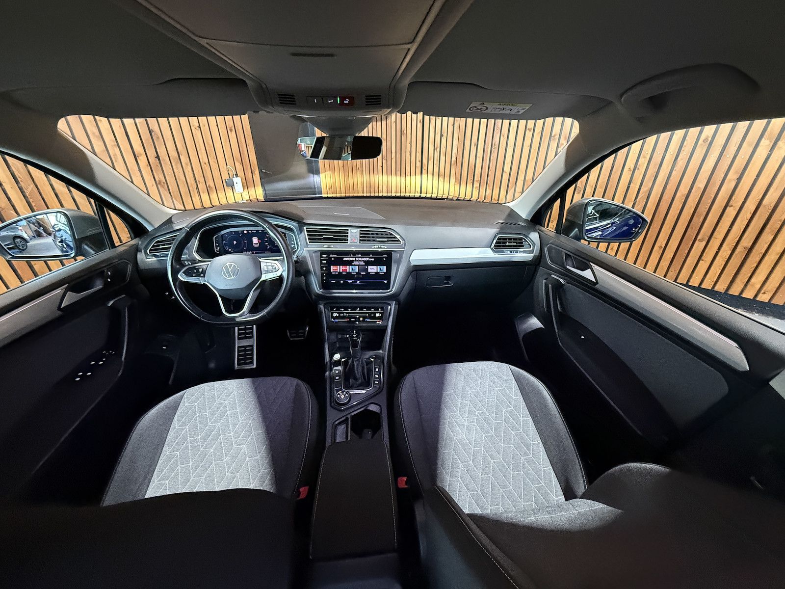Fahrzeugabbildung Volkswagen Tiguan Allspace 2,0 TDI DSG *Navi+*7-Si*AHK*Kam*