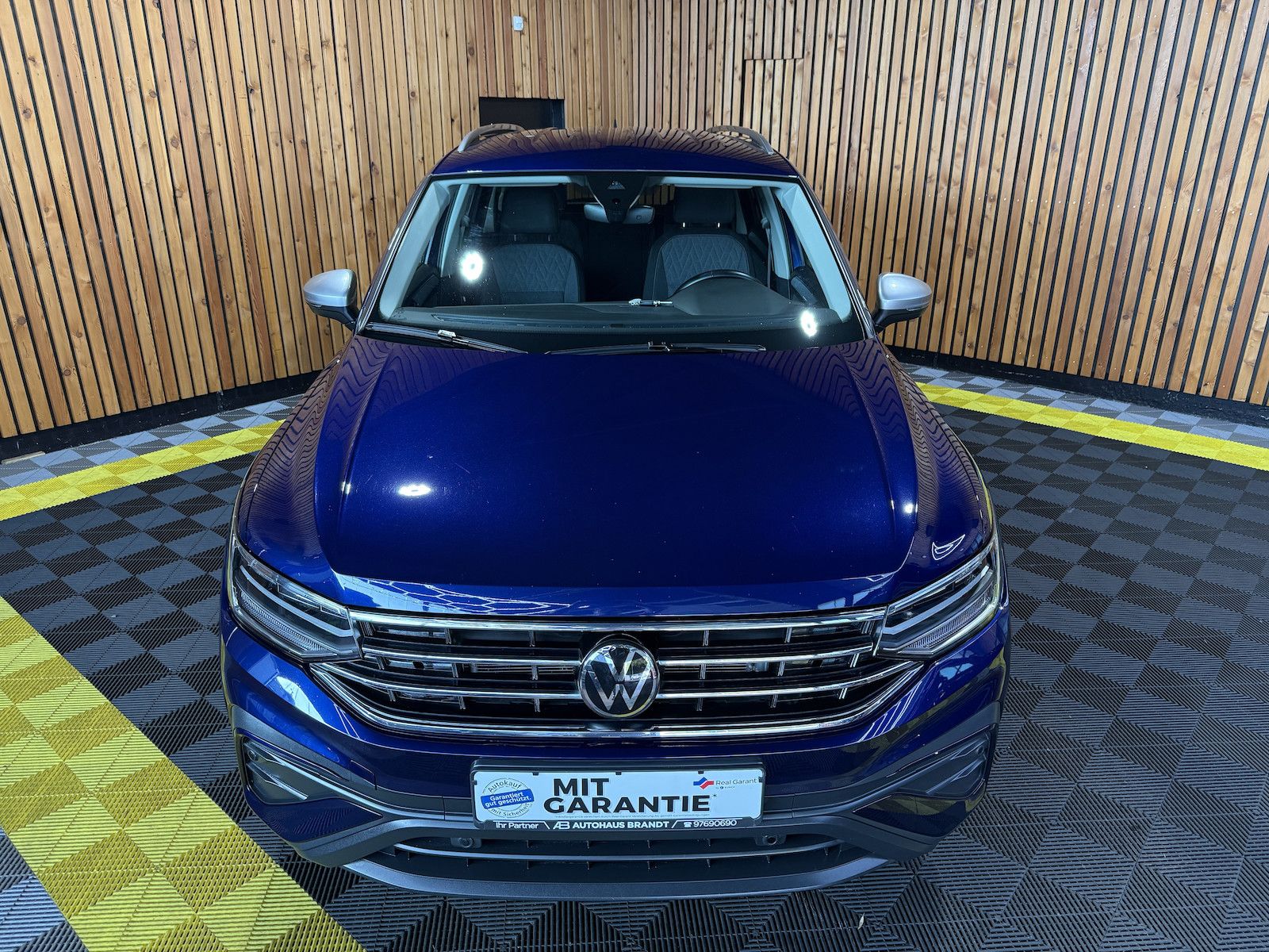 Fahrzeugabbildung Volkswagen Tiguan Allspace 2,0 TDI DSG *Navi+*7-Si*AHK*Kam*