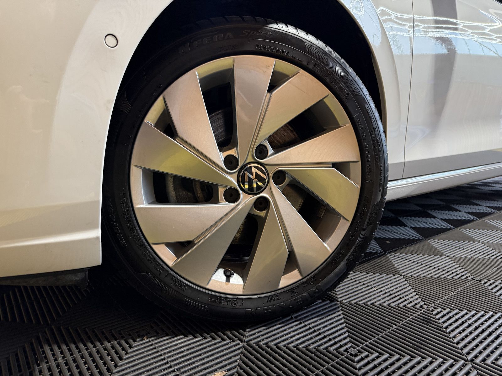 Fahrzeugabbildung Volkswagen Golf Variant 2,0 TDI Style DSG Navi*Kam*Keyl*AHK
