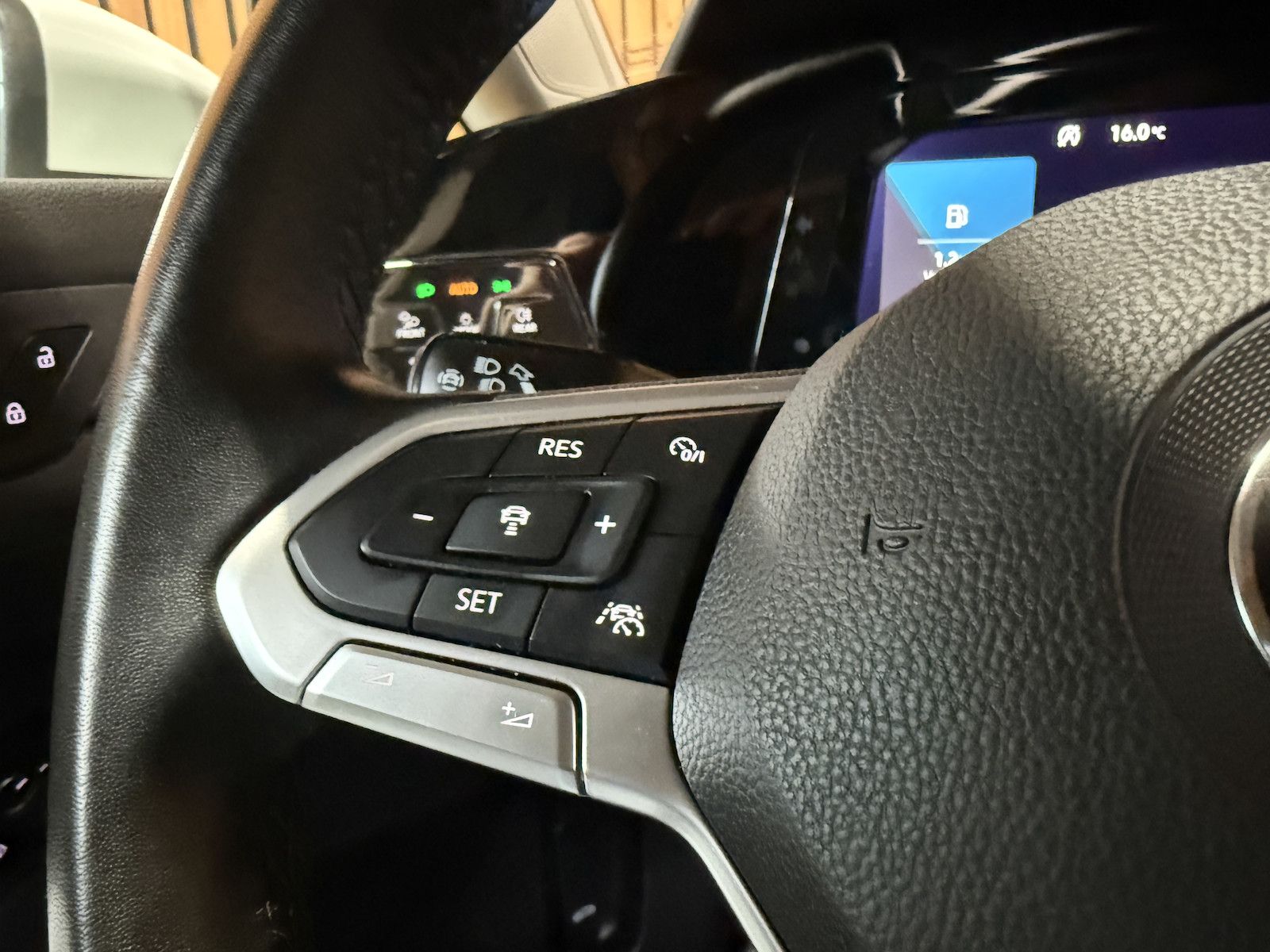 Fahrzeugabbildung Volkswagen Golf Variant 2,0 TDI Style DSG Navi*Kam*Keyl*AHK