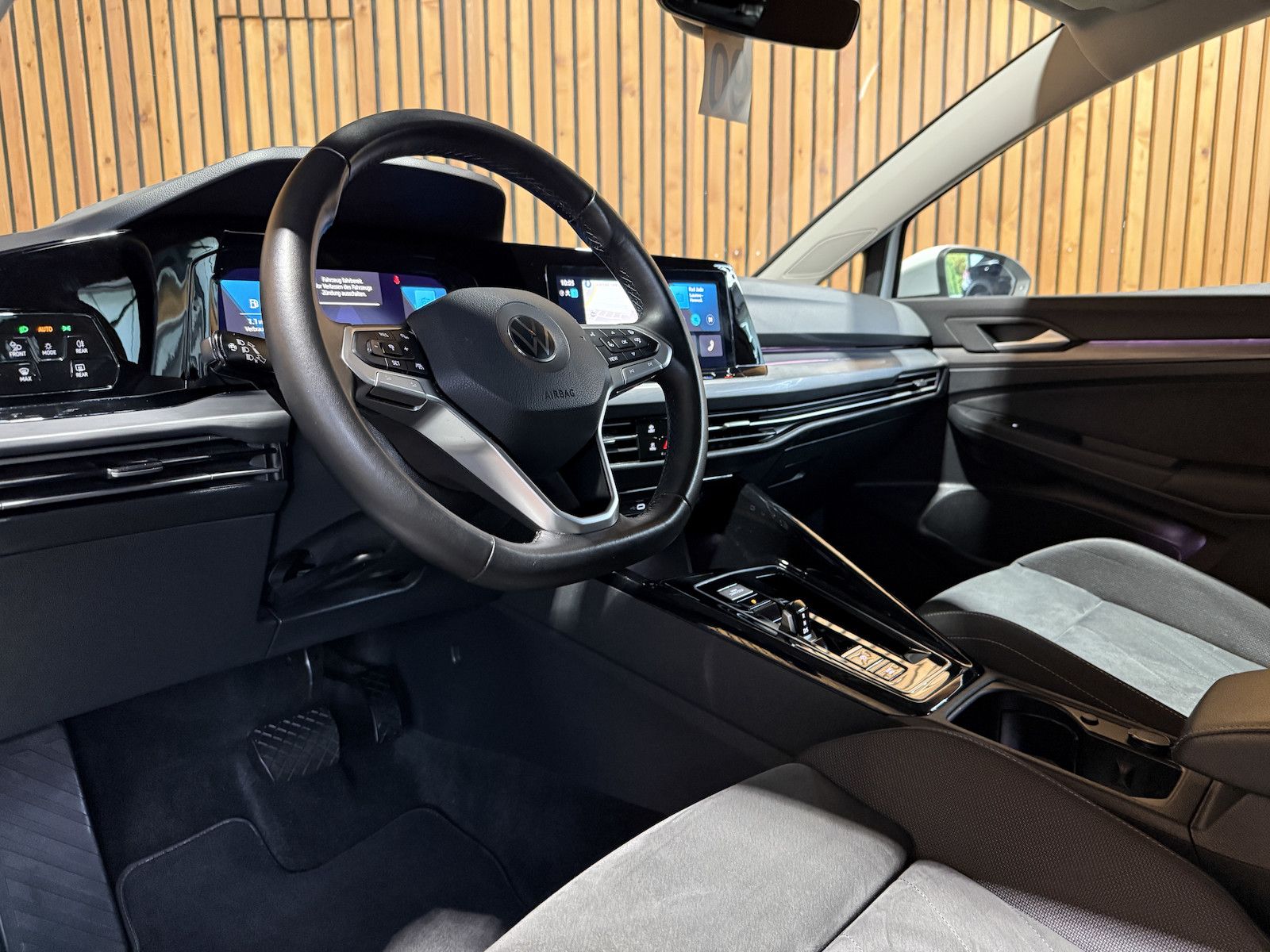 Fahrzeugabbildung Volkswagen Golf Variant 2,0 TDI Style DSG Navi*Kam*Keyl*AHK