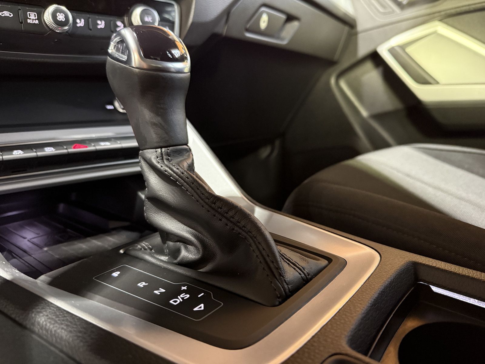 Fahrzeugabbildung Audi Q3 35TDI advanced Aut. Navi+*LED*Virtual*Kam*AHK