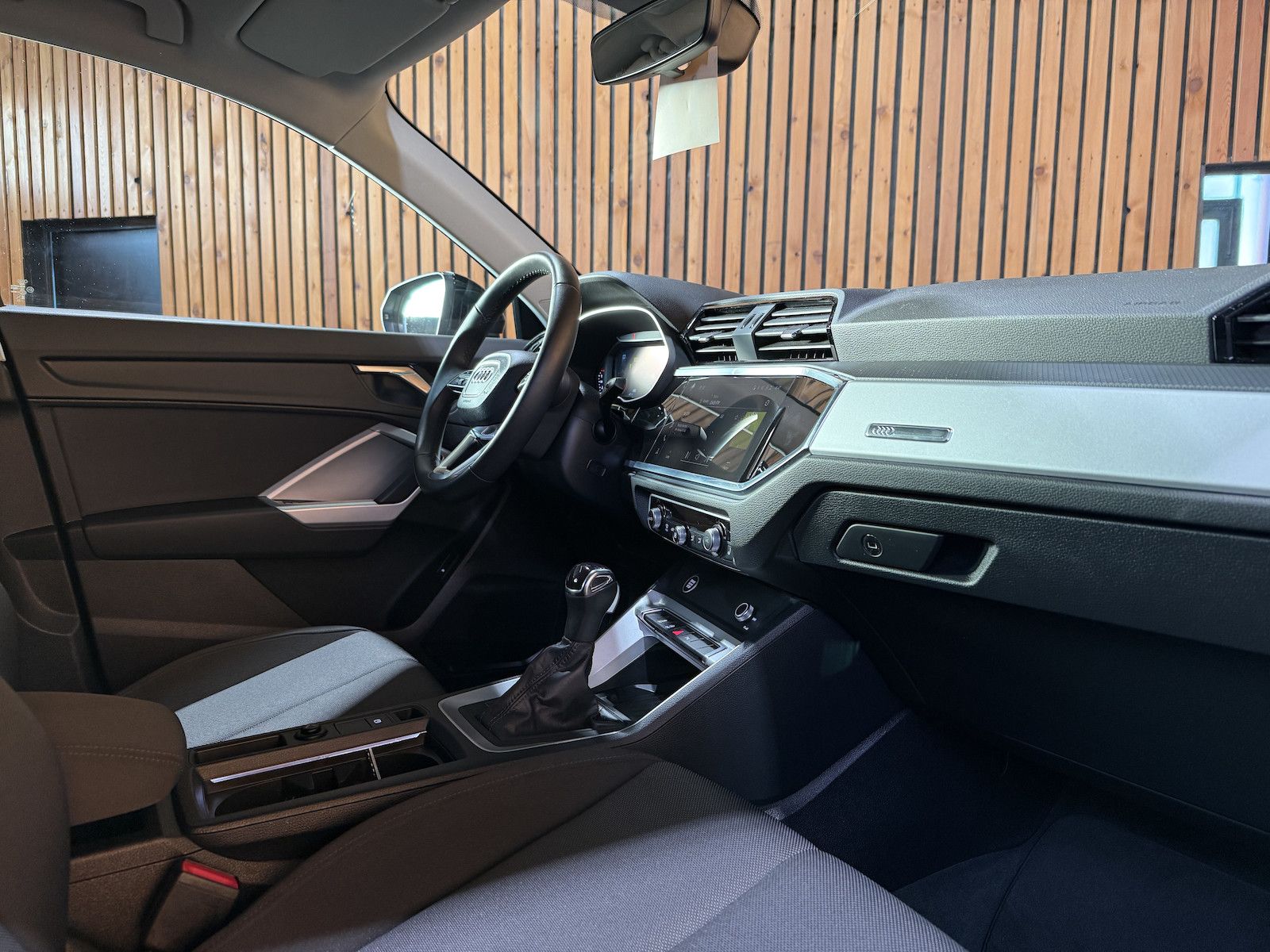 Fahrzeugabbildung Audi Q3 35TDI advanced Aut. Navi+*LED*Virtual*Kam*AHK