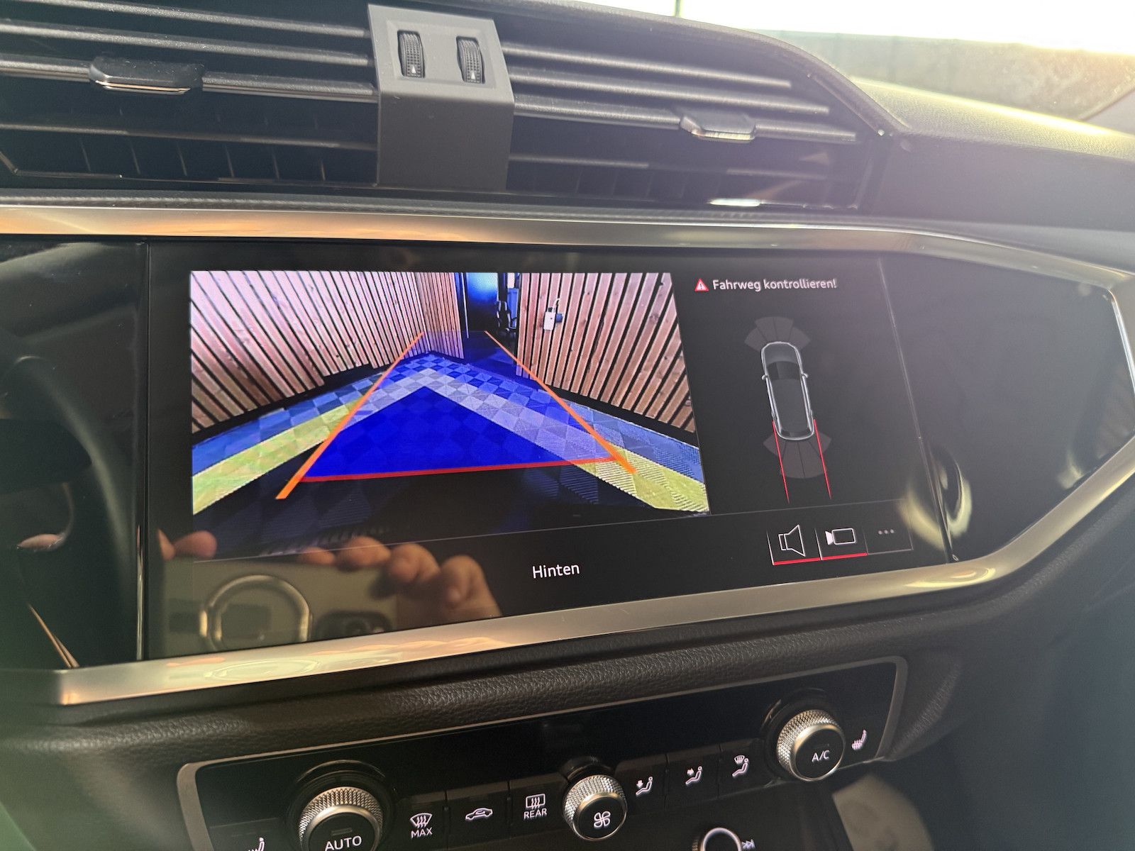 Fahrzeugabbildung Audi Q3 35TDI advanced Aut. Navi+*LED*Virtual*Kam*AHK