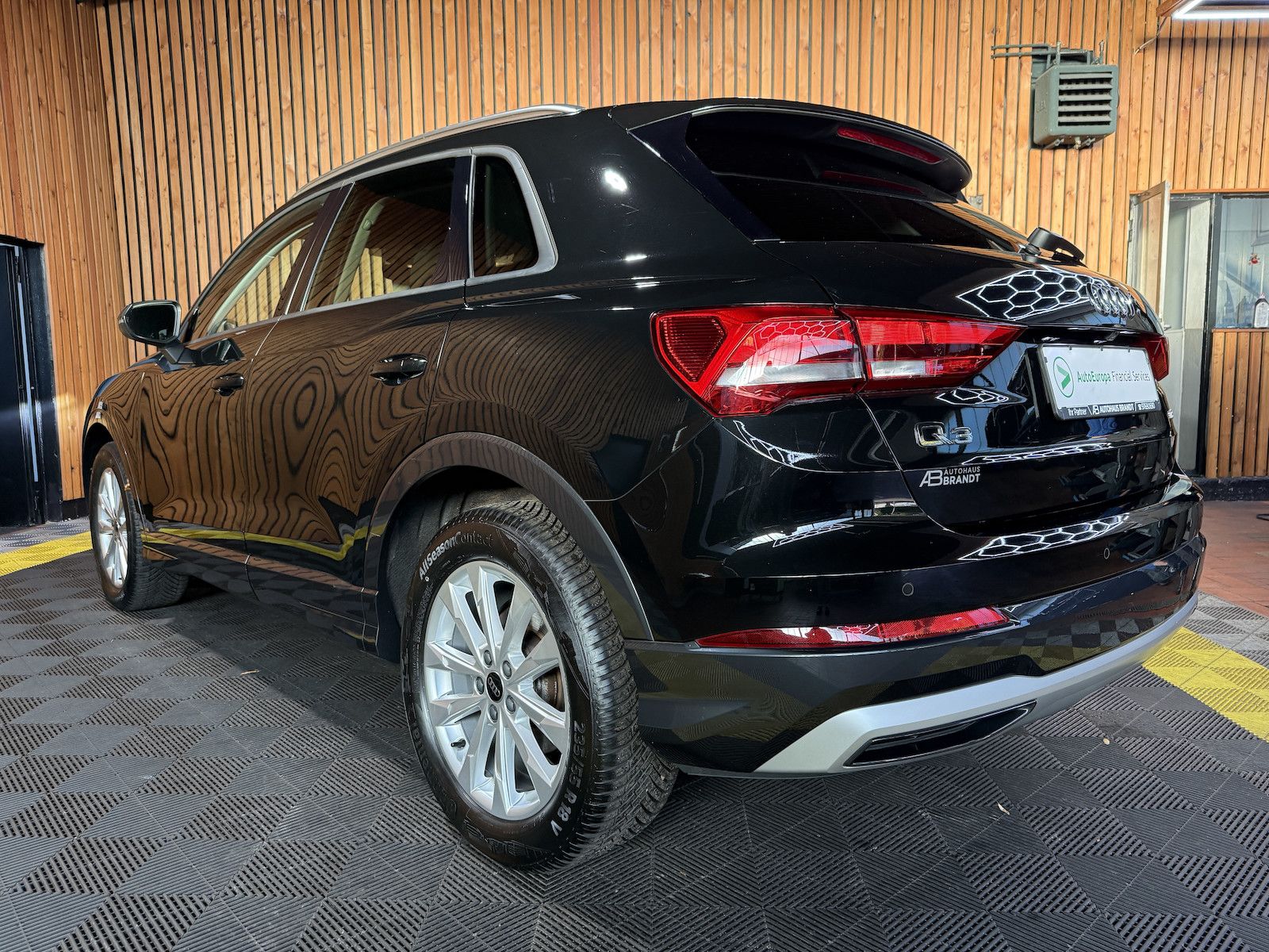 Fahrzeugabbildung Audi Q3 35TDI advanced Aut. Navi+*LED*Virtual*Kam*AHK