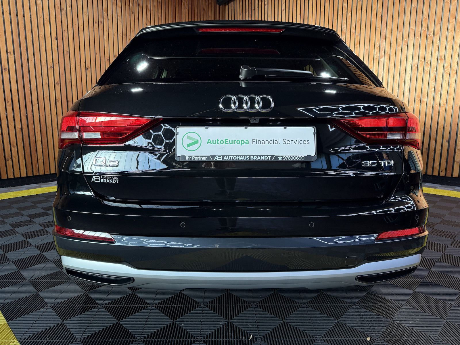 Fahrzeugabbildung Audi Q3 35TDI advanced Aut. Navi+*LED*Virtual*Kam*AHK