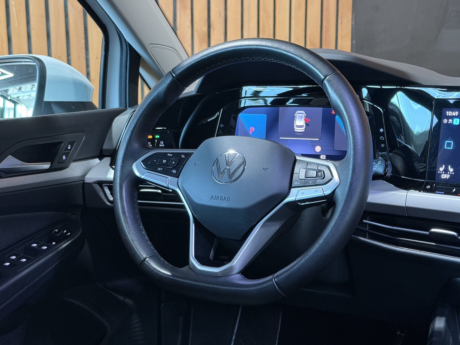 Fahrzeugabbildung Volkswagen Golf Variant 1,5 eTSI DSG Life *Navi*Virual*LED*
