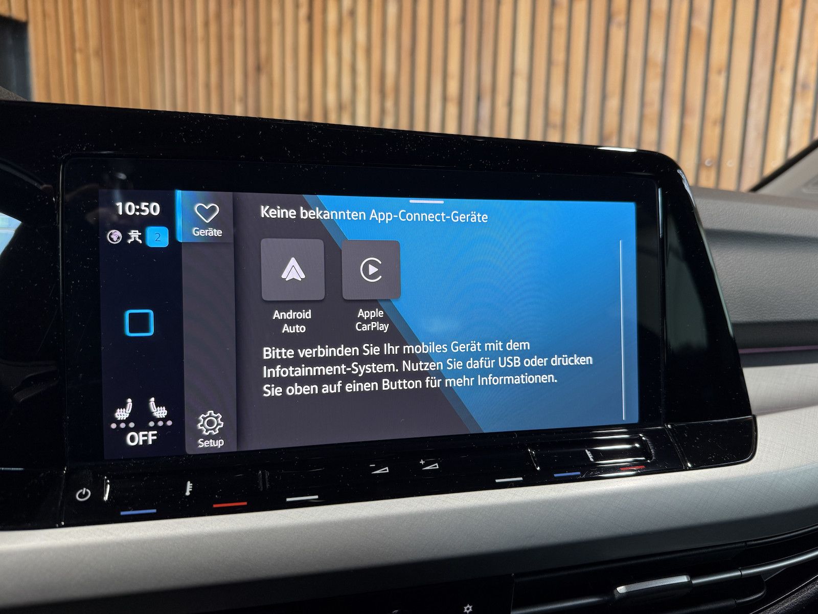 Fahrzeugabbildung Volkswagen Golf Variant 1,5 eTSI DSG Life *Navi*Virual*LED*