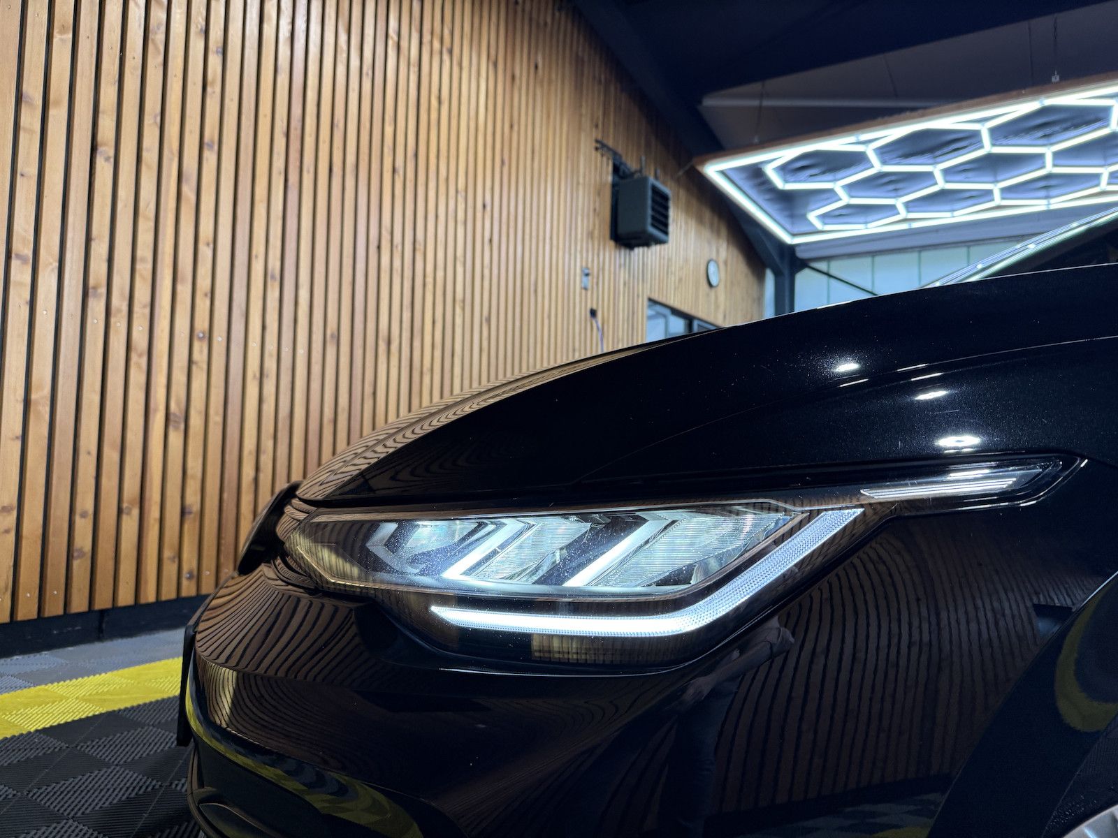 Fahrzeugabbildung Volkswagen Golf Variant 1,5 eTSI Facelift *Navi*AHK*LED*Kam