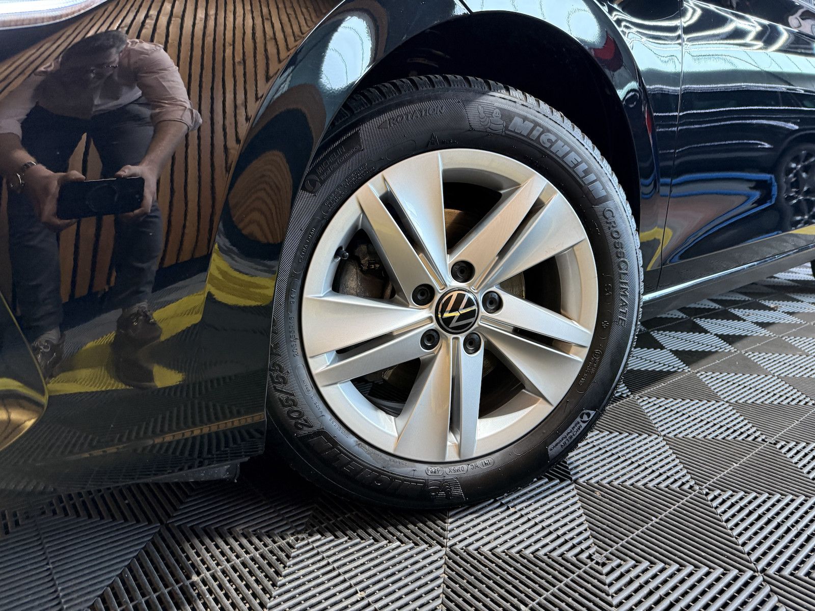 Fahrzeugabbildung Volkswagen Golf Variant 1,5 eTSI Facelift *Navi*AHK*LED*Kam