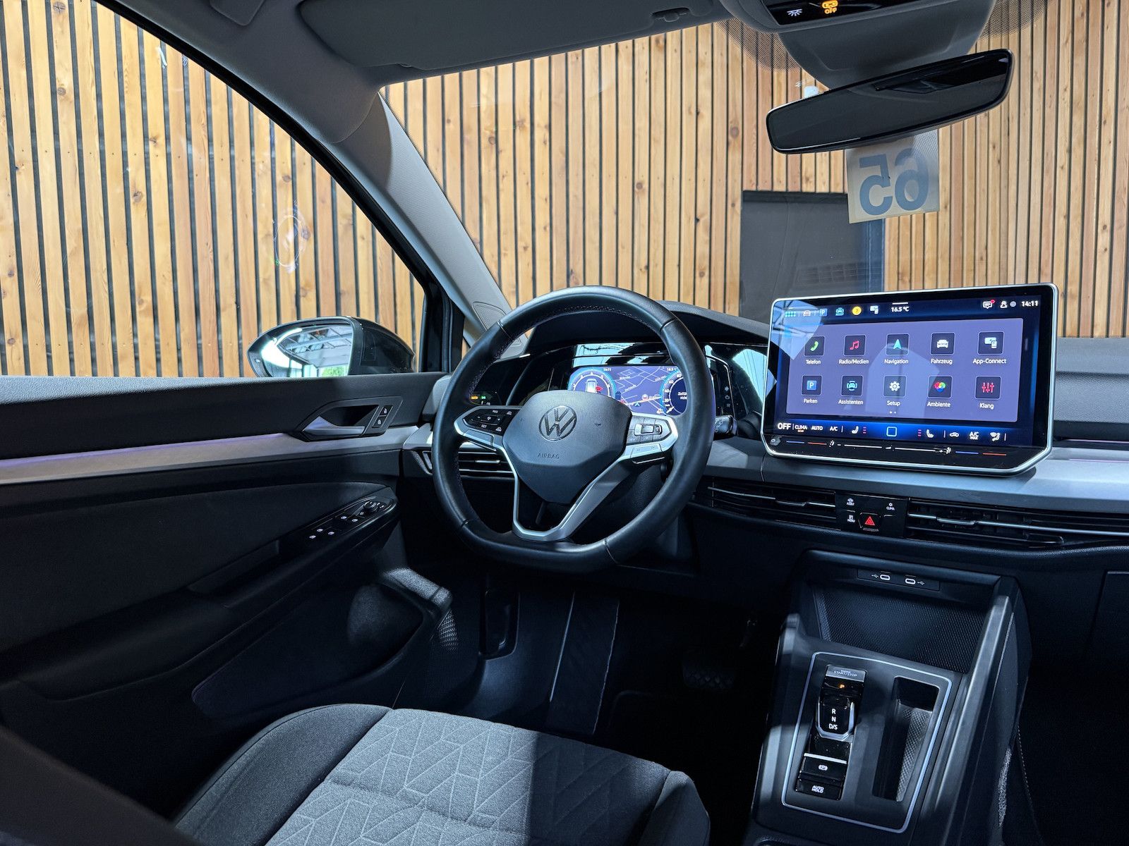 Fahrzeugabbildung Volkswagen Golf Variant 1,5 eTSI Facelift *Navi*AHK*LED*Kam