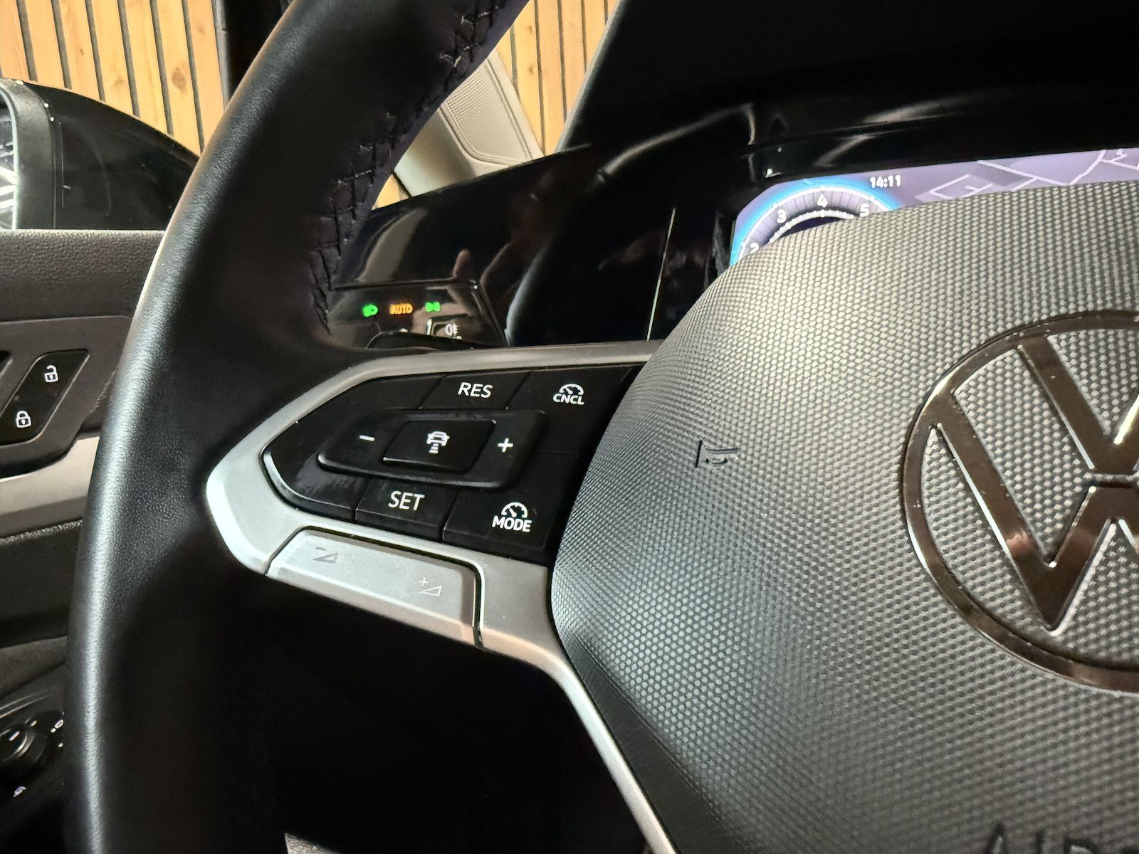 Fahrzeugabbildung Volkswagen Golf Variant 1,5 eTSI Facelift *Navi*AHK*LED*Kam