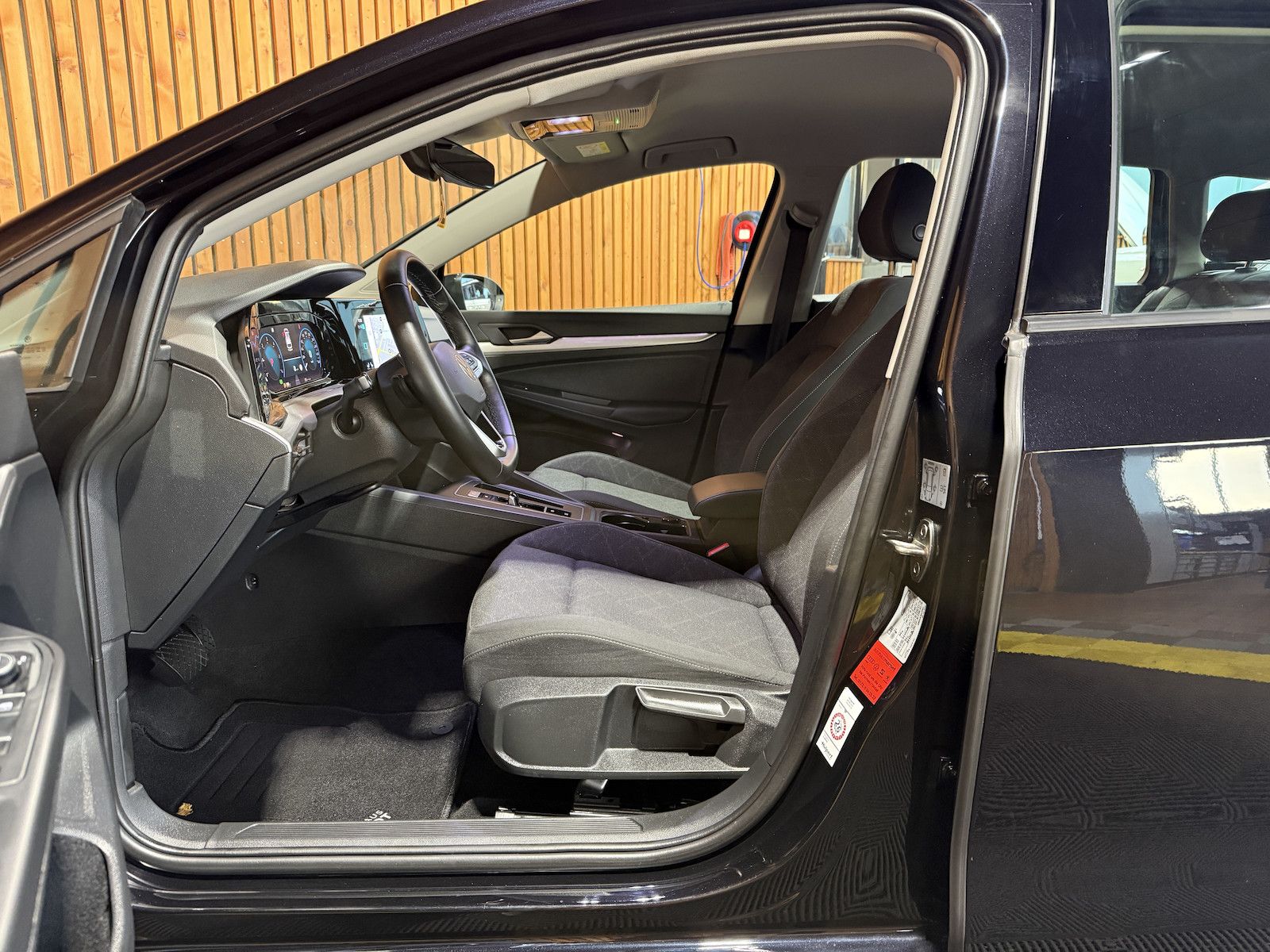 Fahrzeugabbildung Volkswagen Golf Variant 2,0 TDI Life DSG *Navi*LED*Kam*App*