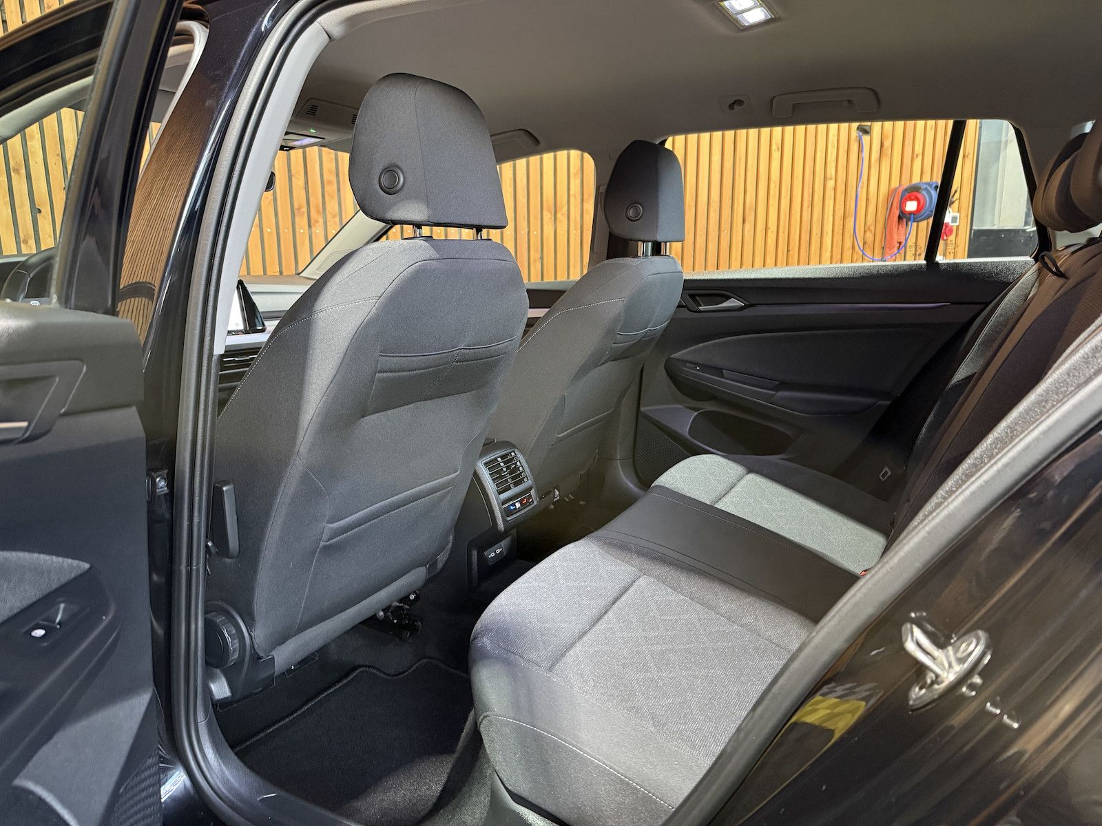 Fahrzeugabbildung Volkswagen Golf Variant 2,0 TDI Life DSG *Navi*LED*Kam*App*