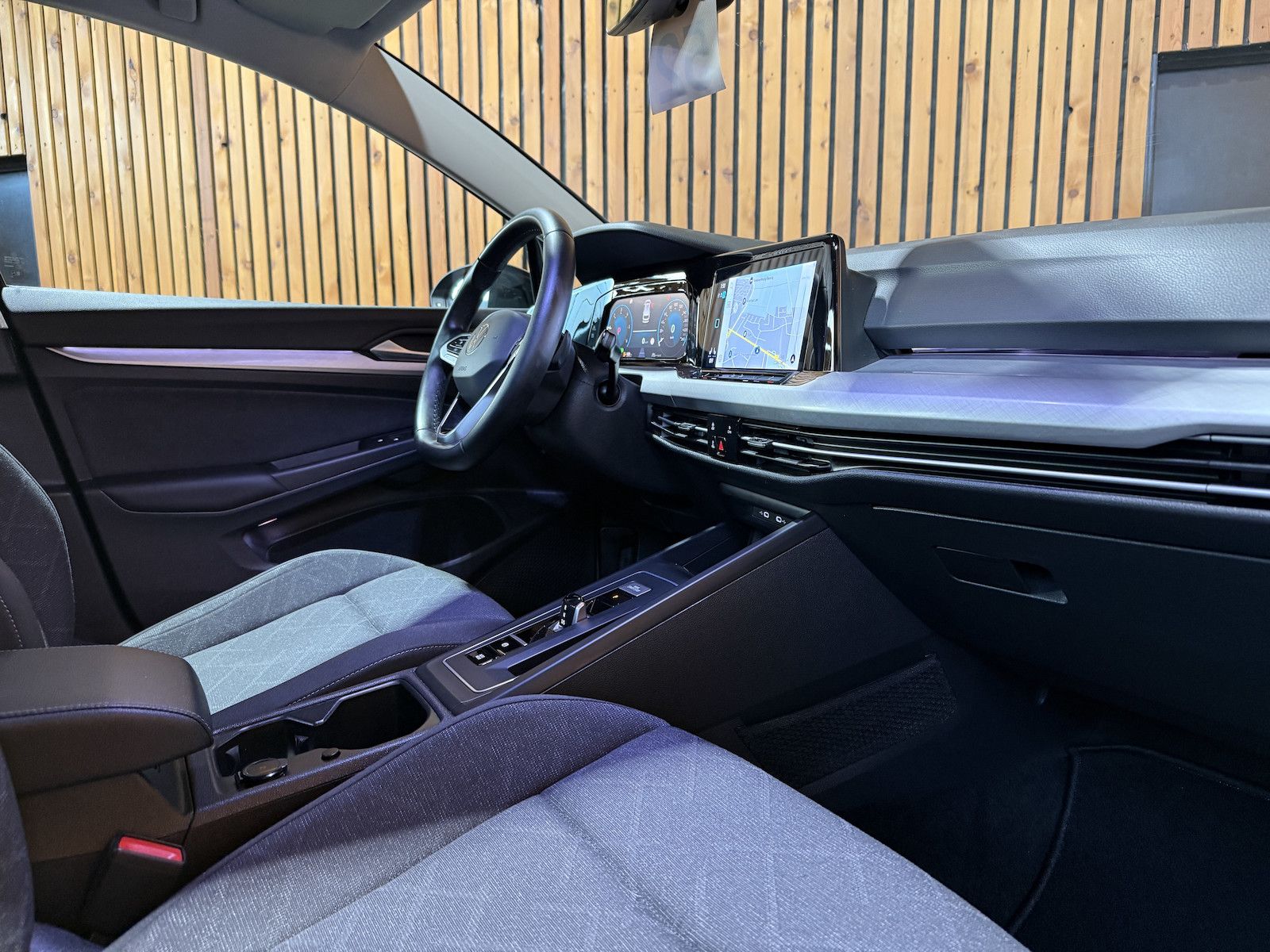 Fahrzeugabbildung Volkswagen Golf Variant 2,0 TDI Life DSG *Navi*LED*Kam*App*