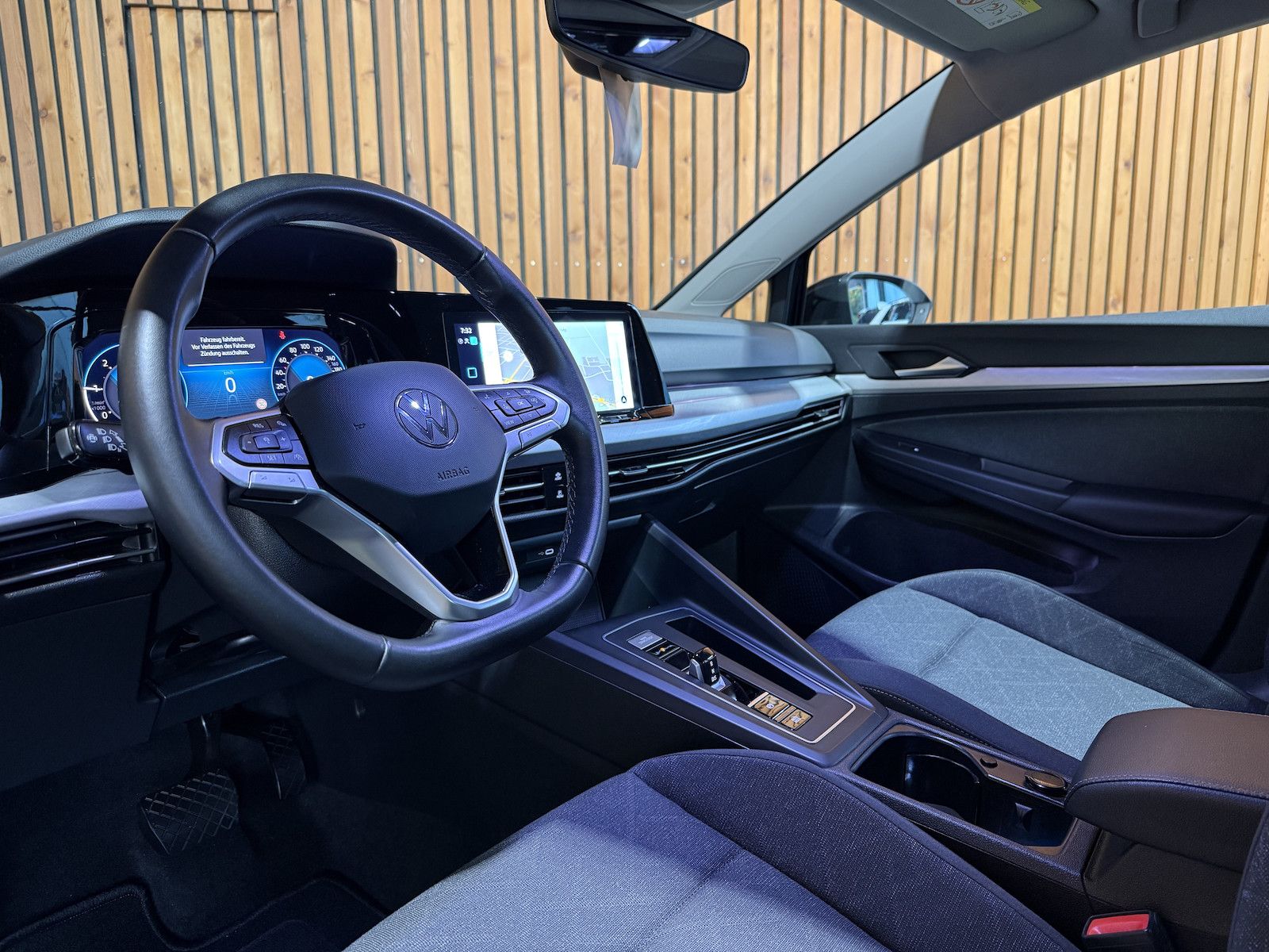Fahrzeugabbildung Volkswagen Golf Variant 2,0 TDI Life DSG *Navi*LED*Kam*App*