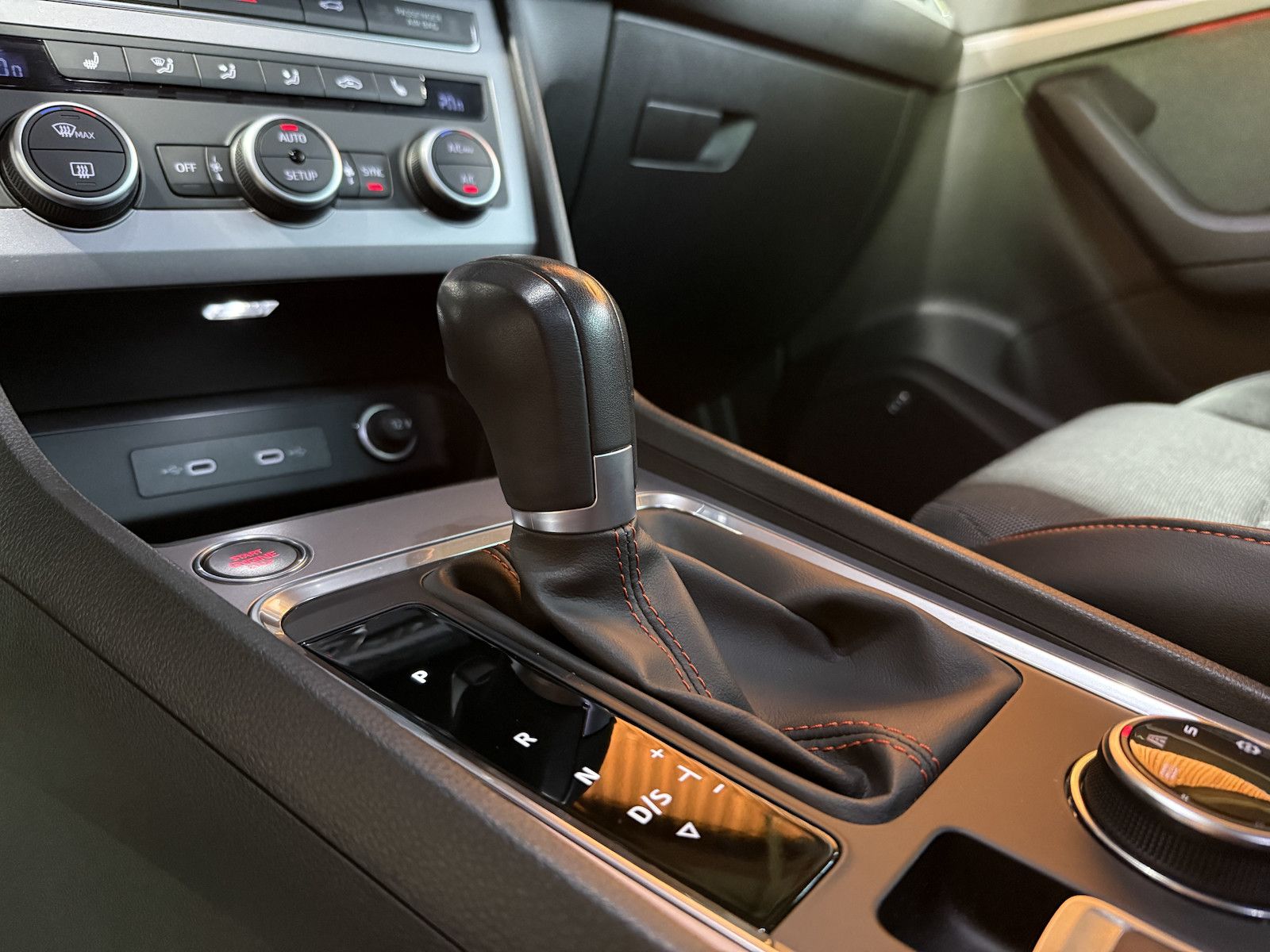 Fahrzeugabbildung SEAT Ateca 2,0 TDI FR DSG Navi*LED*Kam*Virt*AHK*Beats